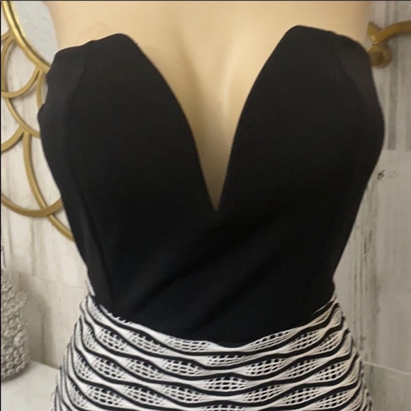 Vacation Type Dress - Picture 3 of 5